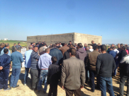 بالصور: جموع غفيرة من أهالي يافا يشاركون في تشييع جثمان الحاجة "أم رومل العزة"